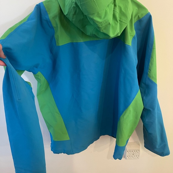 Patagonia Rain Jacket - Picture 4 of 9